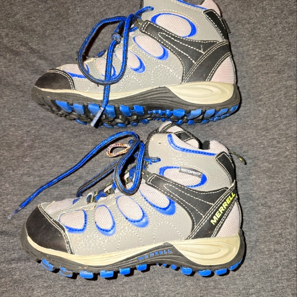 Boys Merrell Hiking Boots size 12M - Picture 2 of 4